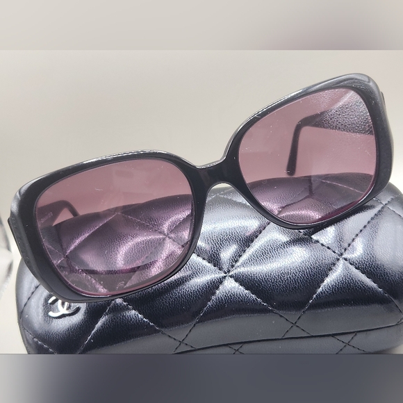 Chanel Sunglasses Logo Pearlized CC - Picture 2 of 8